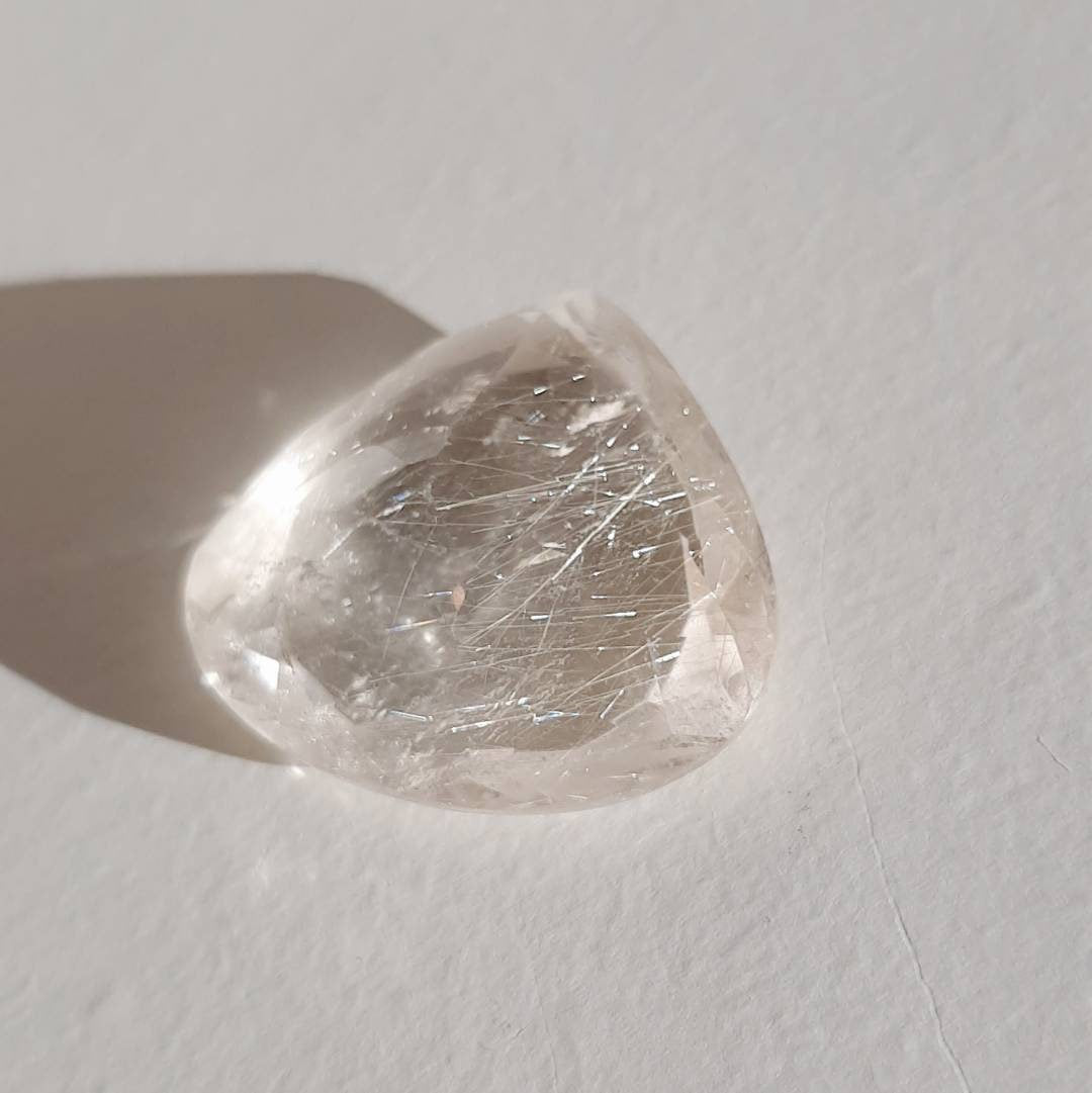 Rutile quartz gem